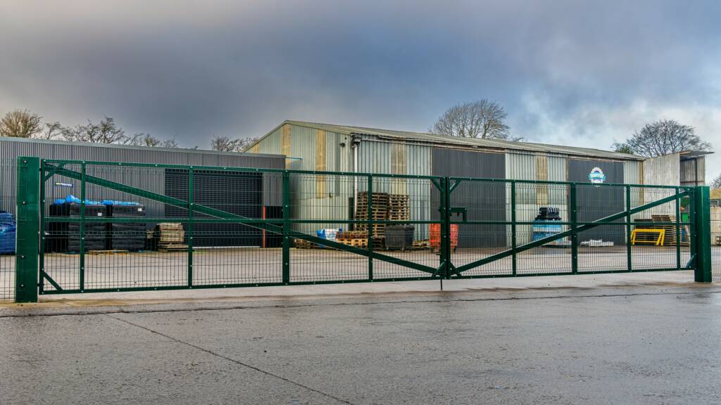 IBEX ECO 1 8 HIGH GREEN x 10m WIDE GATE 1 lowres